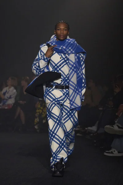 Look 27